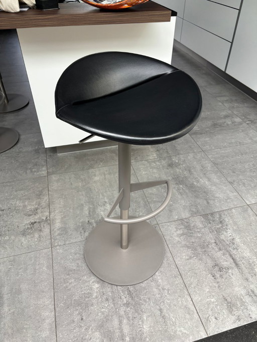 3x bar stool Montis Mick
