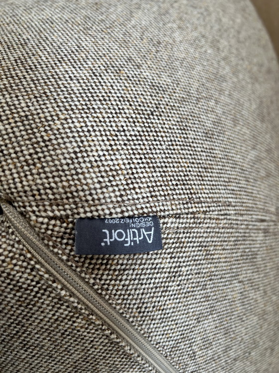 Image 1 of 4 Artifort Beso stoelen