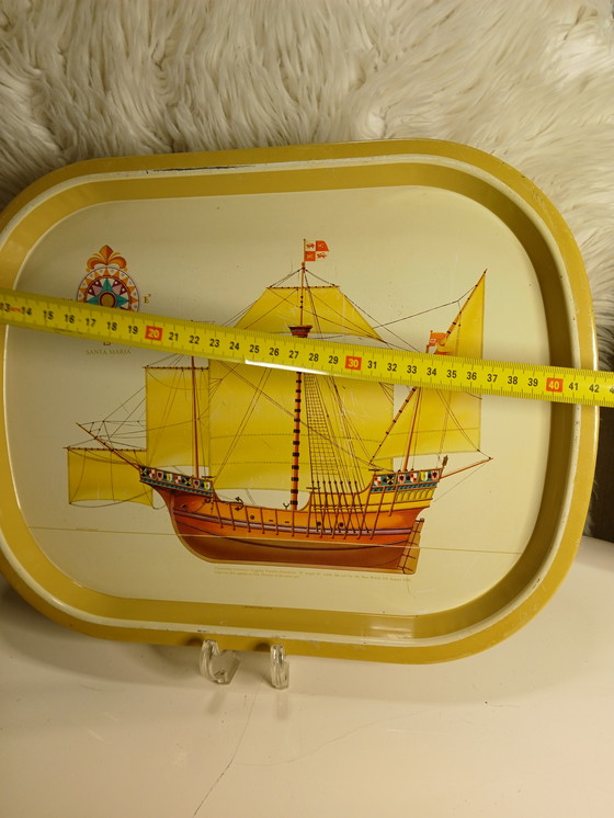 Image 1 of Vassoio di metallo con Santa María di Keith Cresswell