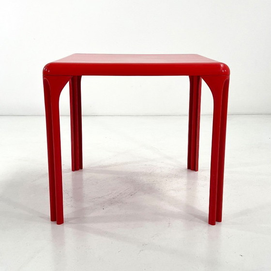 Image 1 of Table de salle à manger Red Stadio de Vico Magistretti pour Artemide, années 1970