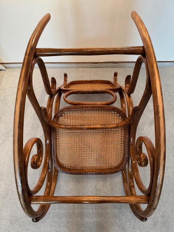 Original Thonet Rocking Chair Modell 825 (Year 1966) – Excellent Condition – Wood (photo 7 of 9)