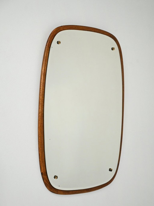 Scandinavische ovale spiegel uit de jaren 60, gemaakt van eikenhout.
