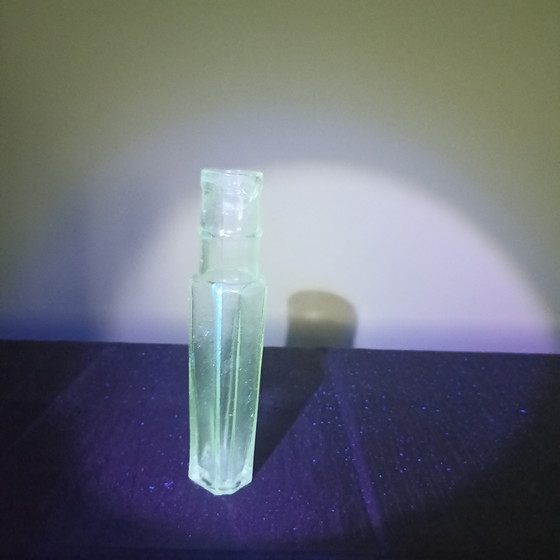 Image 1 of Rara bottiglia da farmacia ottagonale francese – soffiata a mano (ca. 1850–1865)