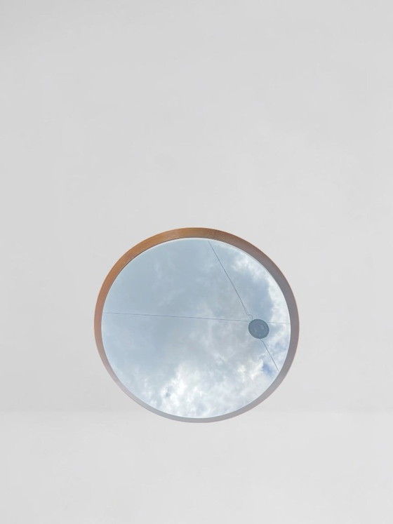 Image 1 of Wandspiegel uit het midden van de 20e eeuw, jaren 1950 – Ronde houten spiegel met verzonken spiegelglas, Ø 66 cm