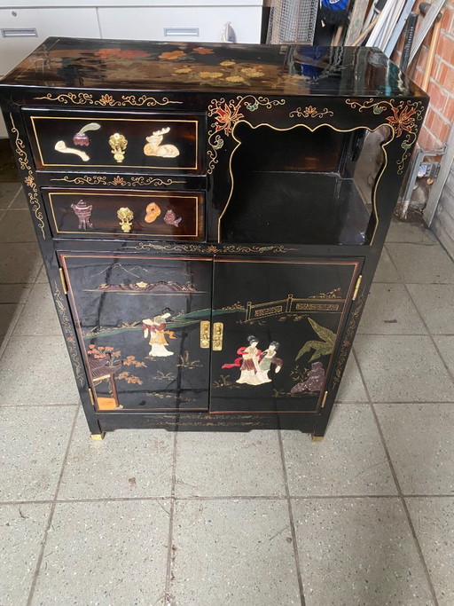 Mesa auxiliar china