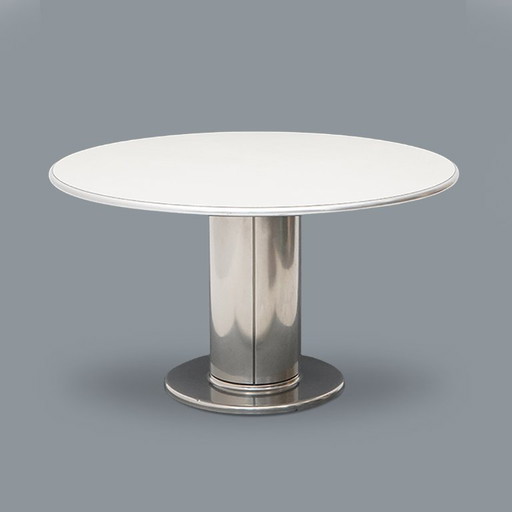 Table ronde à pied central, années 1970