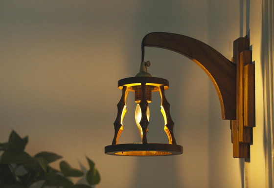 Image 1 of Set van twee Spaanse wandlampen, vintage houten lantaarnlampen, mediterrane verlichting in art-deco-stijl.