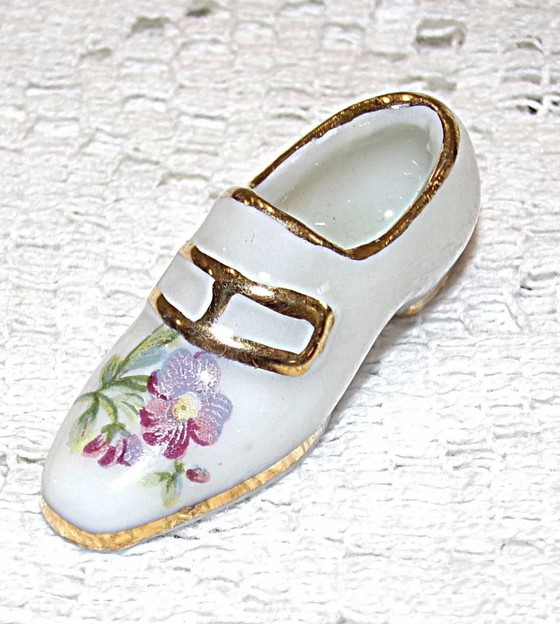 Image 1 of Ensemble De 5 Chaussures Miniatures En Porcelaine De Limoges