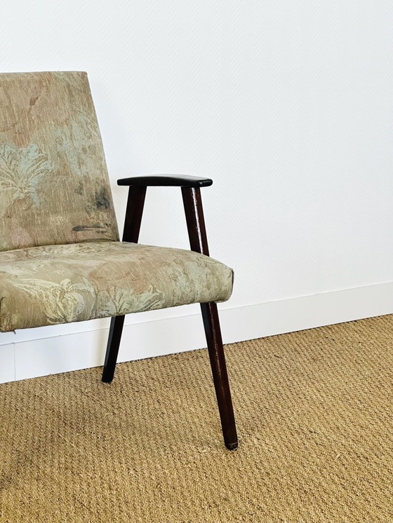Image 1 of Vintage fauteuil van donker hout met bloemenprintstof, 1960