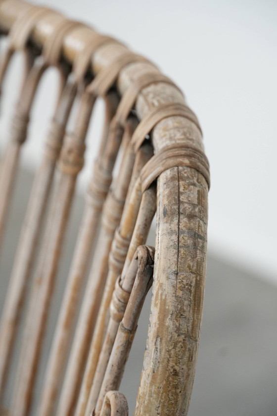 Image 1 of Sillón de ratán de diseño holandés de los años 50 con respaldo alto.