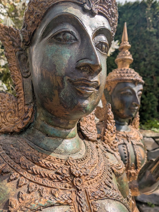 Set of two Chinese bronze foo dogs – lot 101 – Oliver, Paintings & Drawings, Canvas, Cotton, Aziatisch (photo 151 of 310)