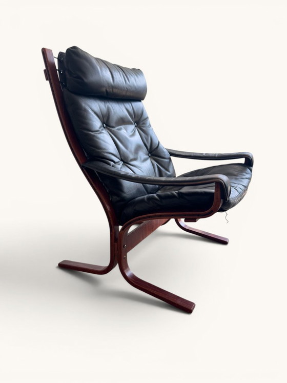 Fauteuil vintage Ingmar Relling pour Westnofa "Siesta" avec repose-pieds – Leather, Wood (photo 4 of 9)