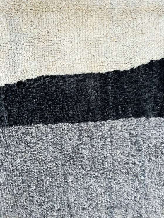 Image 1 of Tapis berbère marocain Beni ourain 200x310 cm ,Tapis marocain en laine Mrirt blanc et noir