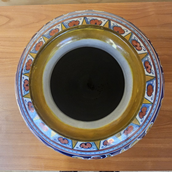 Image 1 of Vintage Majolica Italiaanse Vaas met leeuw-rampant (Hoogte 27cm) kleurrijke vaas (handgemaakt)