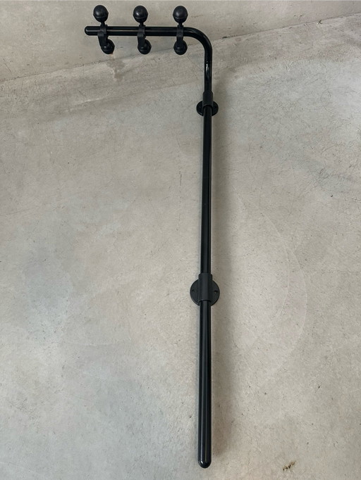 Design Giro Wall Coat Rack - Magis - 1978 – kapstokken, Plastic, Metal (photo 2 of 10)