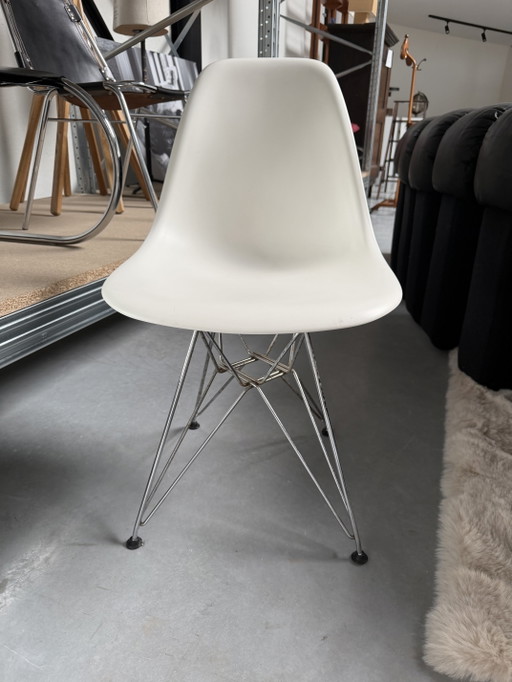 Set mit 4 Eames DSR Stühlen für Vitra