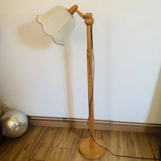 Lampada da terra vintage articolata in legno di pino – design scandinavo