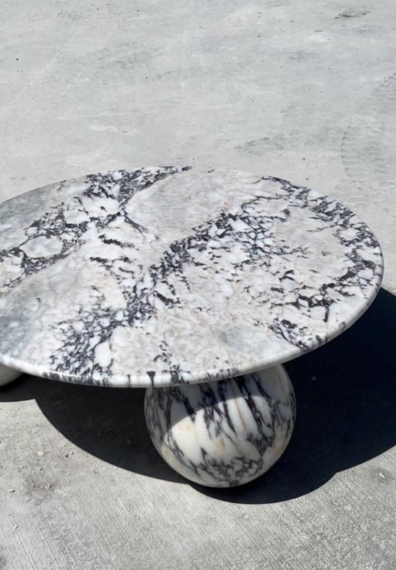 Image 1 of Couchtisch aus Calacatta-Viola-Marmor