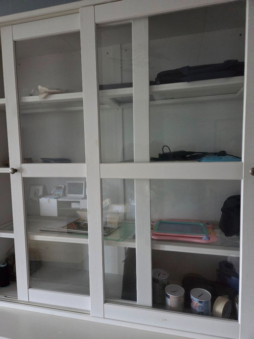Wohnzimmerschrank