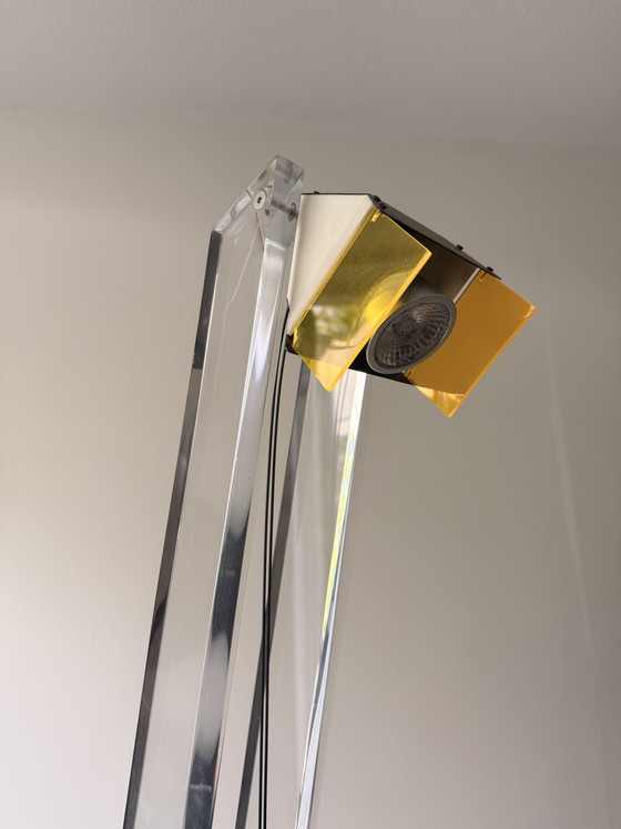 Image 1 of Rara lampada da terra in Lucite dei primi anni '60, "Design da studio".
