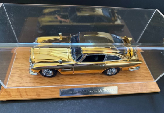 Image 1 of Danburt Mint Astin Martin DB5 James Bond Édition Or