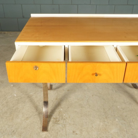 Image 1 of Scrivania dal design vintage con gambe a slitta cromate - anni '70