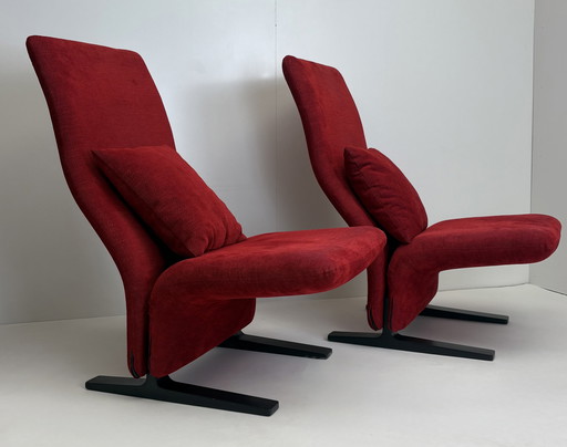 2 poltrone Concorde rosse design Pierre Paulin Artifort
