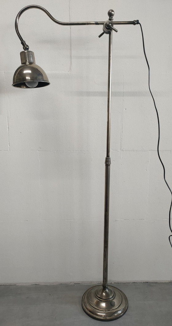 Image 1 of Lampadaire rétro en métal chromé Verona (aspect antique/argenté)