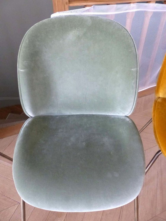 Image 1 of Set aus 8 „Beetle Dining Chair“-Stühlen in Samt von GUBI, Design Stine Gam & Enrico Fratesi