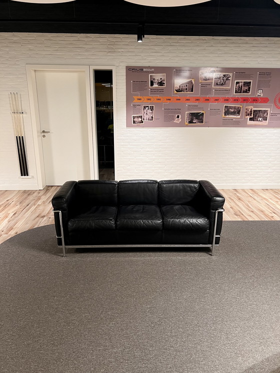 Image 1 of Cassina Corbusier LC2 3 posti