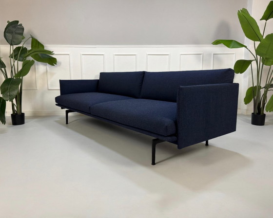 Image 1 of Muuto Modello Outline Divano 3 posti in tessuto blu scuro Divano di design