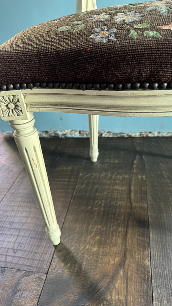 Image 1 of Chaise ancienne cousue à la main