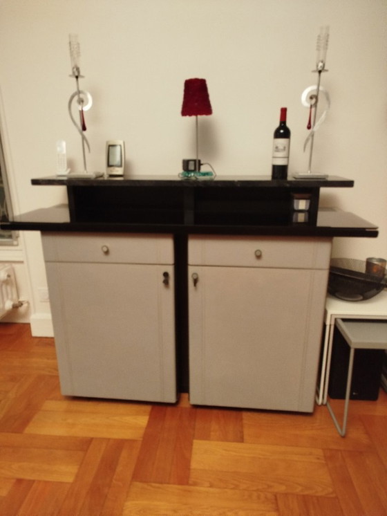 Image 1 of Vintage Italiaans dressoir/kast van leer, marmer en glas.