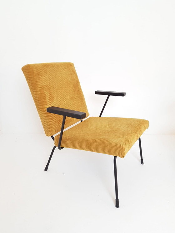 2 Vintage Gispen Armchairs Model 1407 Wim Rietveld Yellow Rib – Polyester, Metal (photo 7 of 15)