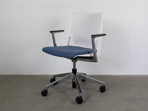 Chaise de bureau Haworth Very, design de Nicolai Czumaj-Bront et Michael Welsh