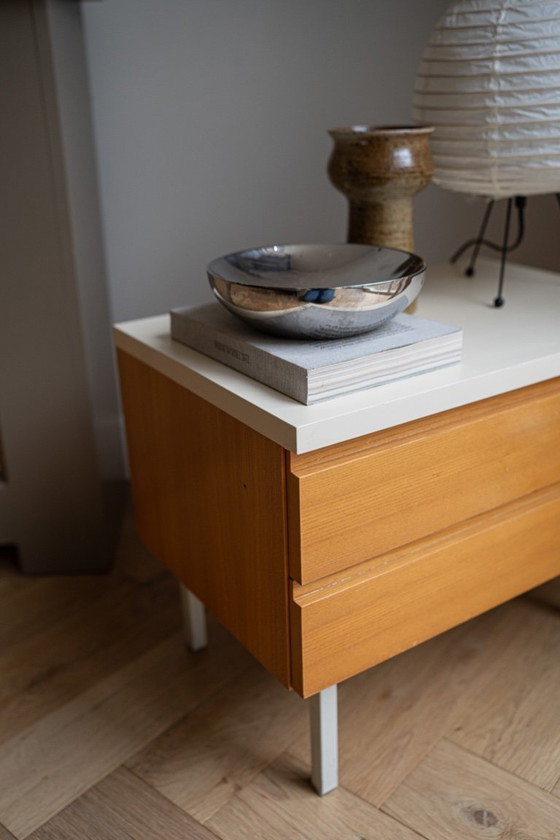 Image 1 of Set van 2 houten nachtkastjes