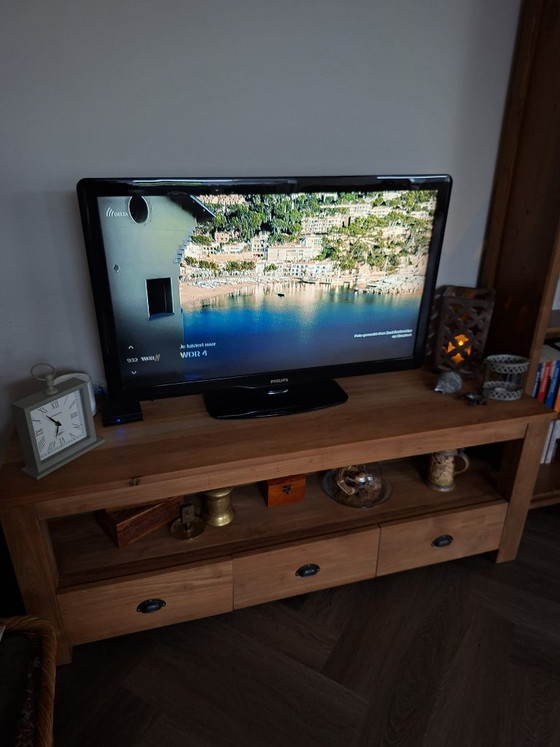 Robuust houten tv-meubel met drie laden – tv-meubelen, Wood, Metal (photo 8 of 8)