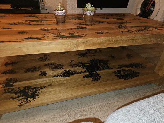 Image 1 of Glow Salontafel Bliksem Patronen - Kleurrijke Epoxy -ligtenberg burning