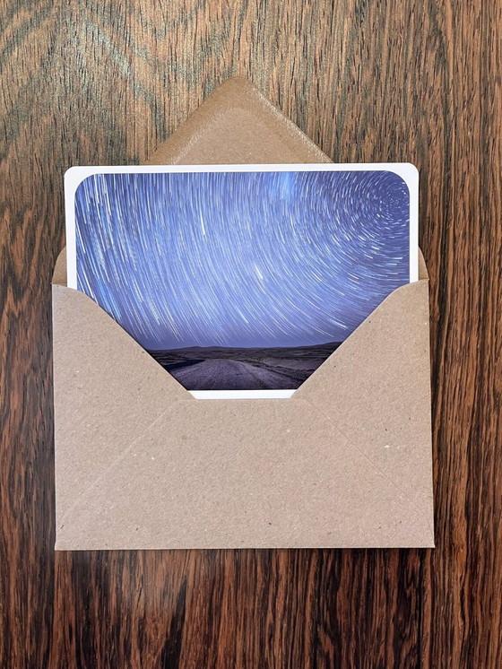 Image 1 of Coffret de cartes postales d'astrophotographie – 5 destinations exceptionnelles du ciel nocturne