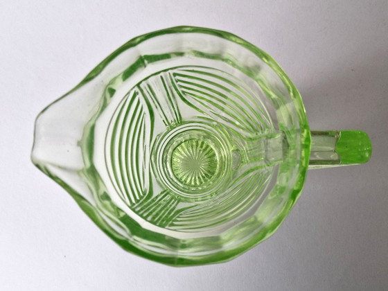 Image 1 of Sowerby Glassworks UK - Jarra de agua de vidrio de uranio Art Déco - Años 20