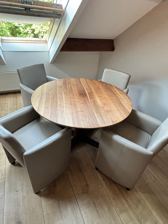 4 Esszimmer-Armlehnstühle – Esszimmerstühle, Leder (photo 5 of 5)