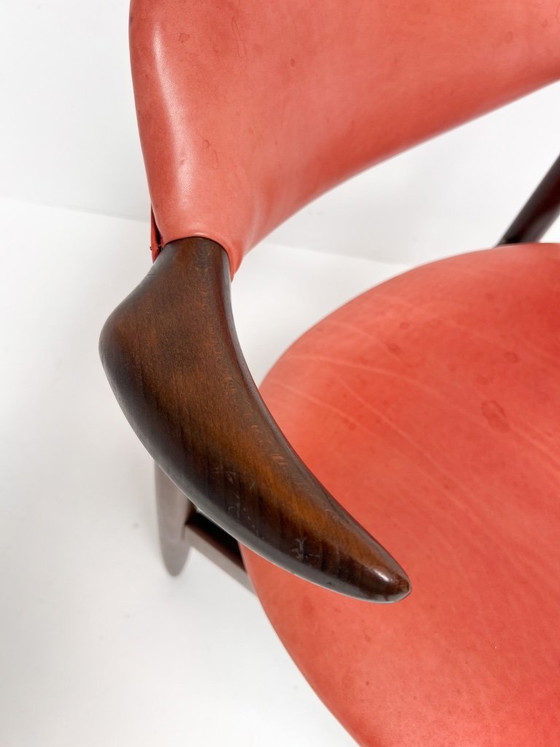 Image 1 of Roter Leder-Kuhhornstuhl für Renovierung, 1970er Jahre