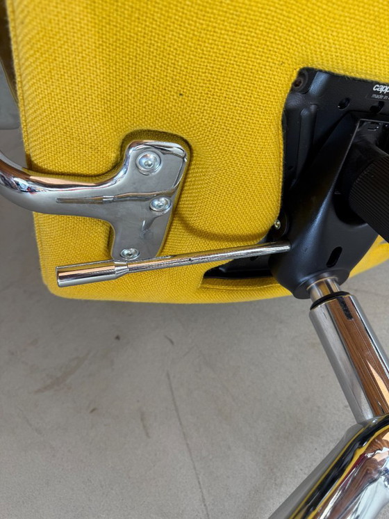 Image 1 of Cappellini Lotus Draaibare Fauteuil (meerdere aanwezig)