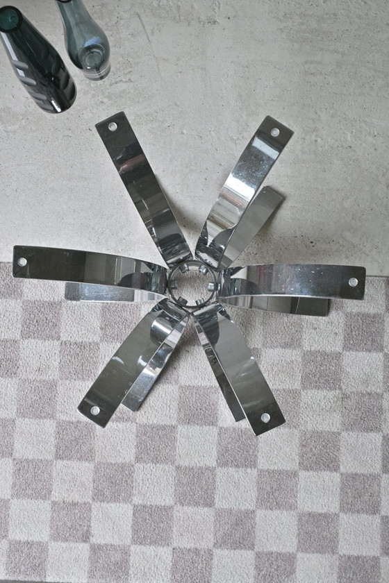 Image 1 of Tavolino rotondo in vetro con base in acciaio inox