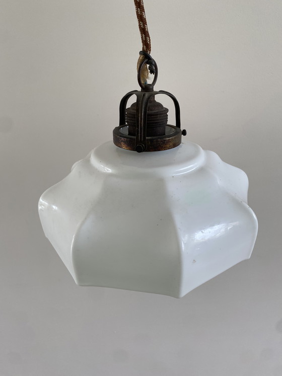 Image 1 of Art Deco - Opaline - messing - hanglamp - pendellamp met katrol - 1e kwart 20e eeuw