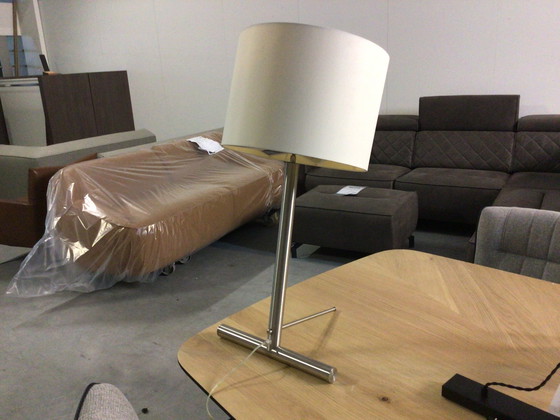 Image 1 of Lampe de table Pavia de marque privée