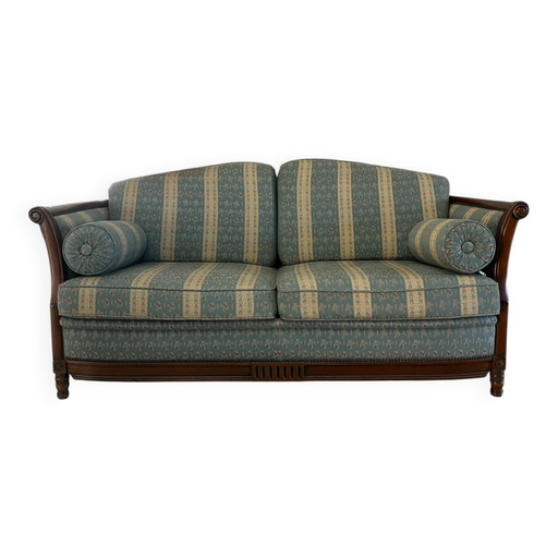 Sofá vintage estilo Luis XVI – verde salvia – espíritu cottage inglés