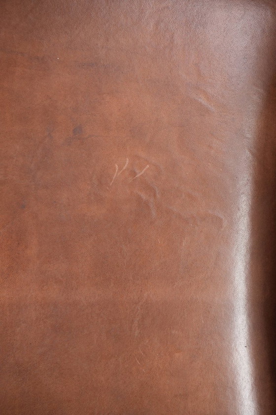 Image 1 of Sillón orejero grande de piel de oveja de estilo inglés clásico, en perfecto estado.