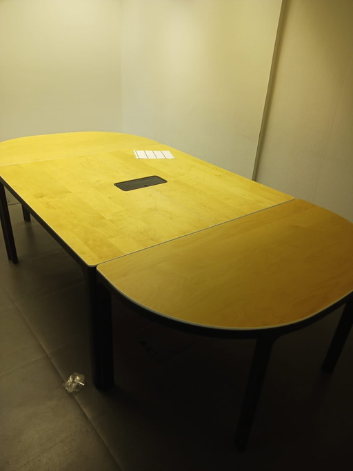 Grote modulaire IKEA BEKANT vergadertafel - Eiken en zwart