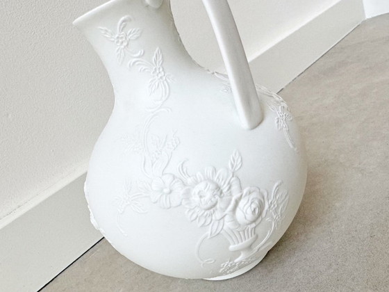 1x Vintage White Biscuit Porcelain AK Kaiser 445 Vase (photo 2 of 8)